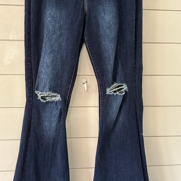 refuge Size Junior 9 W29" AUSTIN High Rise Flare Distressed - Picture 6 of 12